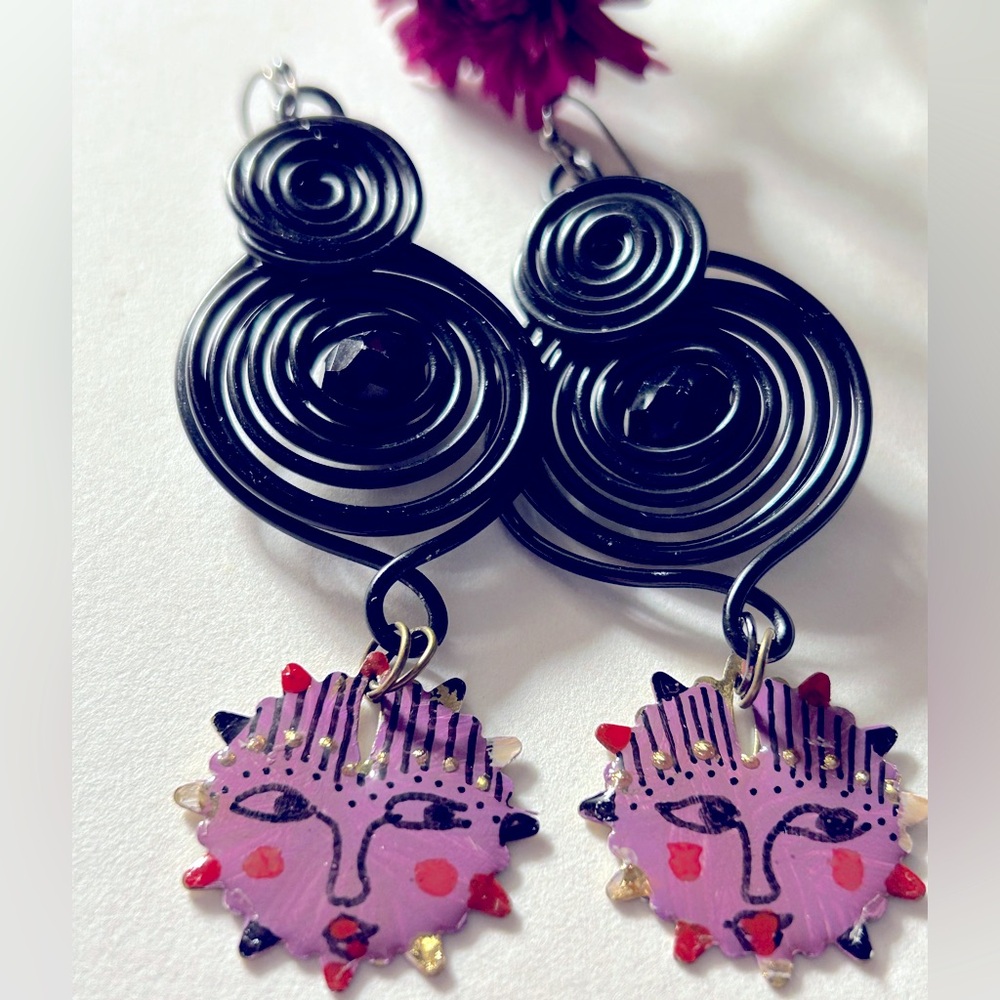 NWOT Earrings purple “Sassy Sun” faces hand-painted, artisan, vintage wire discs